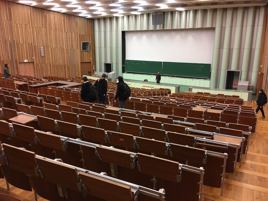 Ausbildung mit Bier Hörsaal TU Berlin